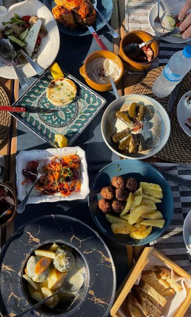 Sailing & gastronomy experience across the Athenian Riviera - Three hours at Ydrousa for lunch and swimming