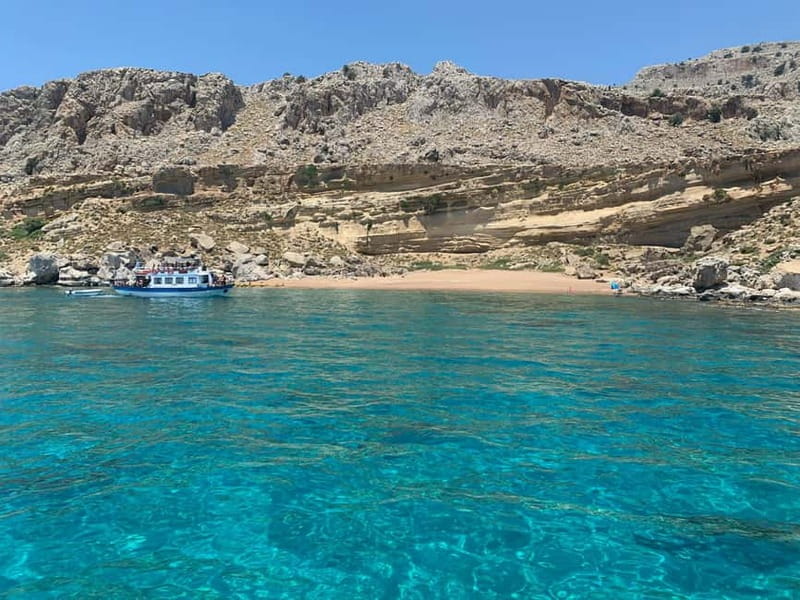 Sailing tour around Lindos with food and drinks - A more hands-on day at sea near Lindos