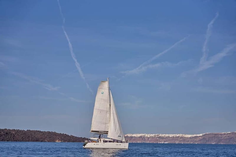Santorini: Caldera Classic Catamaran Cruise w/ Meal & Drinks - Key points at a glance