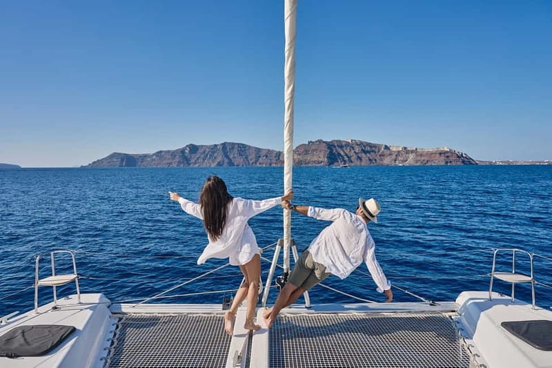 Santorini: Caldera Classic Catamaran Cruise w/ Meal & Drinks - Why a catamaran is a smart way to see Santorini