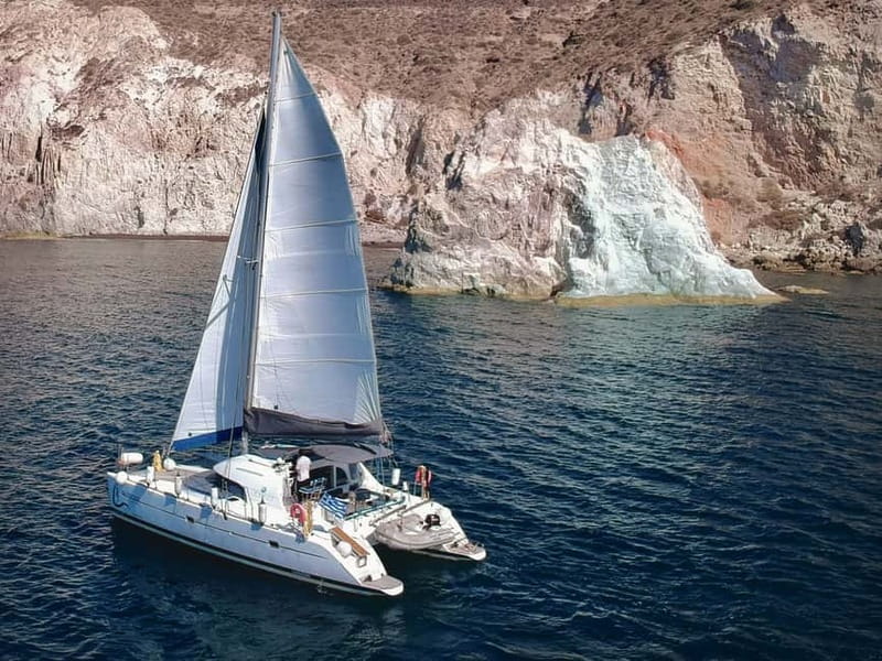 Santorini: Catamaran Cruise with Food and Drinks - Why a catamaran is a smart way to see Santorini