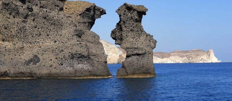 Santorini:Cruises with Catamaran around the Volcanic Island. - Why Santorini looks better from the water