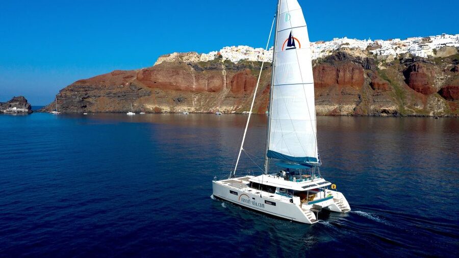 Santorini: Luxurious Catamaran Cruise with Meal & Open Bar - What the small-group size really means
