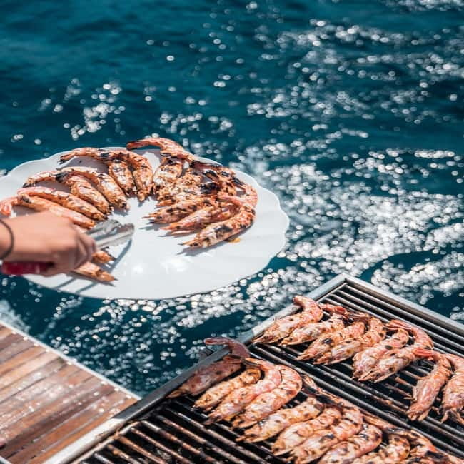 Santorini: Majestic Catamaran Cruise with Meal and Drinks - Is $159 a fair price?