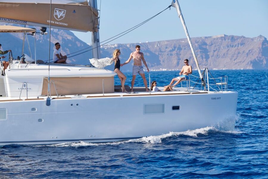 Santorini: Platinum Catamaran Cruise w/ BBQ Meal & Open Bar - How luxurious is the Platinum catamaran?