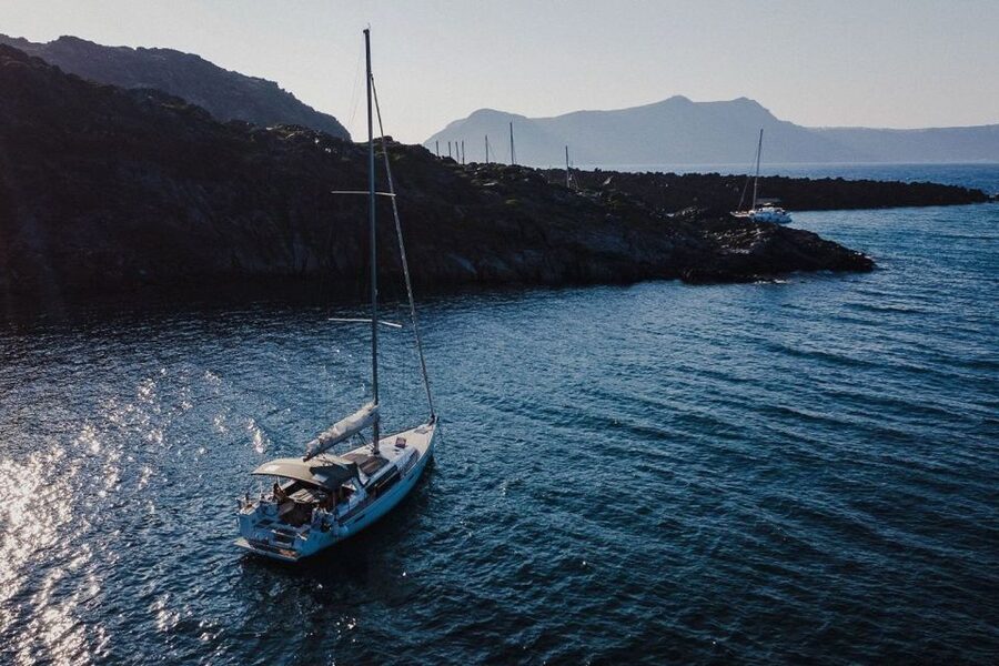 Santorini: Private Caldera Sailing Trip with Open Bar & Meal - Day sailing or sunset cruise?
