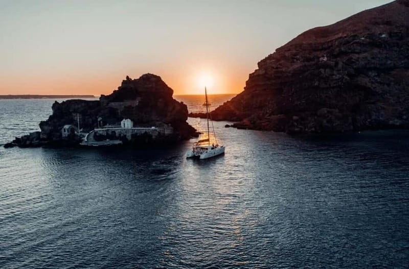Santorini: Private Catamaran Cruise with BBQ Meal and Drinks - Key points to know before booking