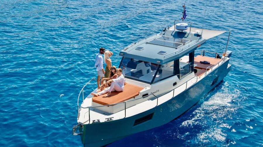 Santorini: Private Diamond 36 Motor Yacht Caldera Cruise - Starting at Ammoudi Bay below Oia