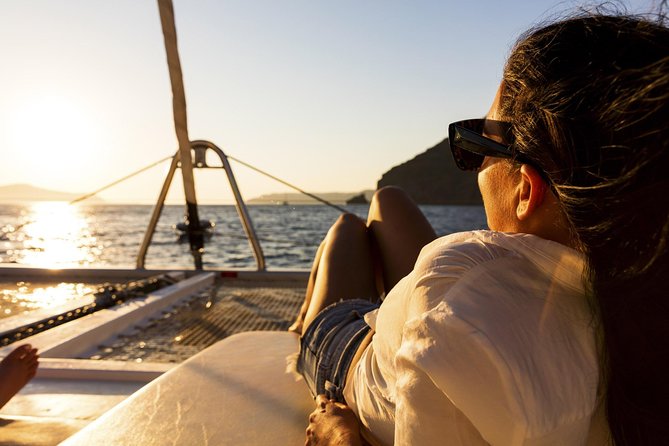 Shared Catamaran Romantic Sunset Cruise from Santorini via Volcano - What the small group really adds