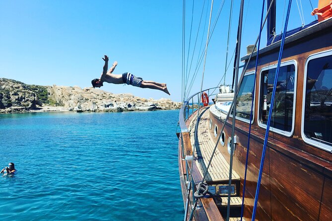 Shared Mykonos Sail Cruise to Delos and Rhenia Islands - Walking ancient Delos for 90 minutes