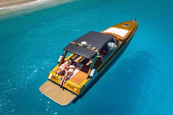 Shipwreck and Blue Caves Yacht Tour - A private start from Zakynthos town
