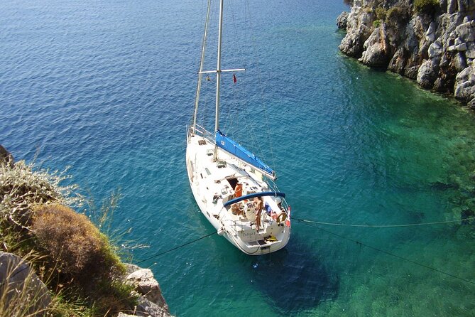 Single day Sail boat cruise with swimming, snorkeling, drinks and lunch - Fresh lunch served aboard Thetis I