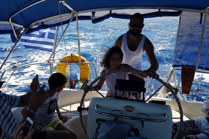 Single day Sail boat cruise with swimming, snorkeling, drinks and lunch - What the $116.11 price really covers