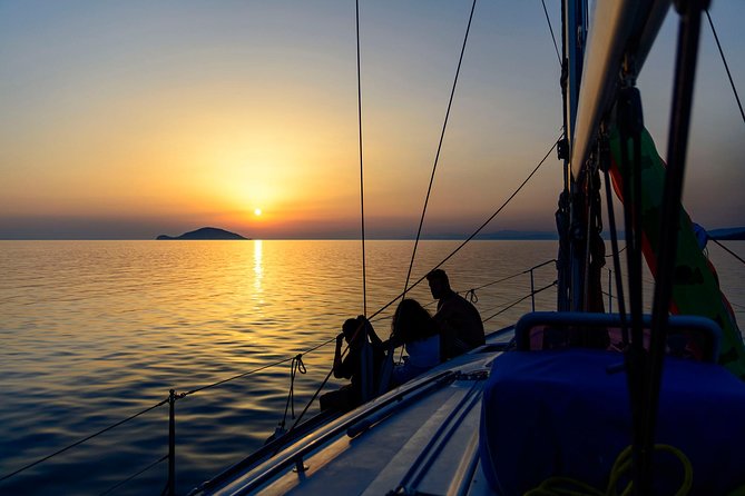 Sunset Sailing Cruise Halkidiki (3 hours) - Wine, fruit, and the practical food question