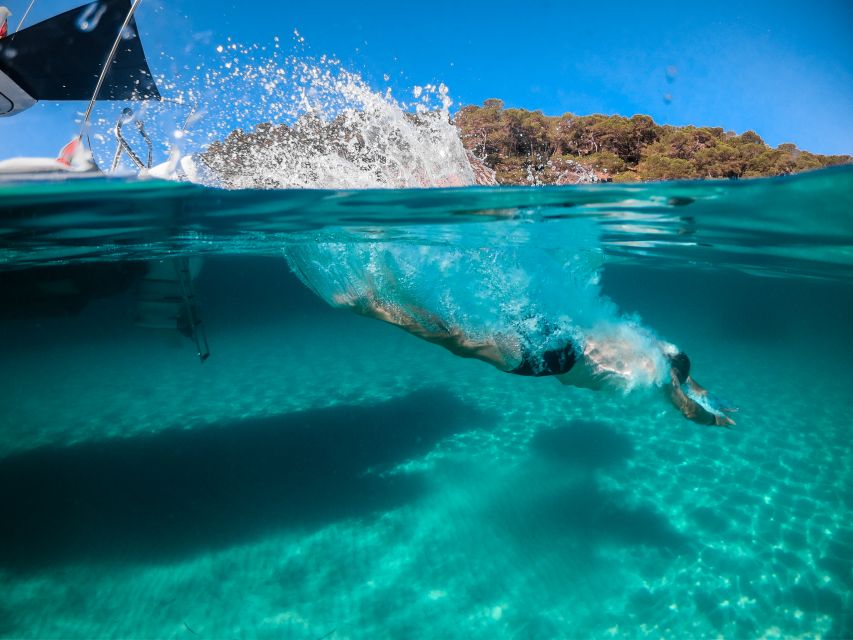 The Fastest All Inclusive Private Motor Yacht in Santorini - The Axopar 37 makes the coast easy to cover