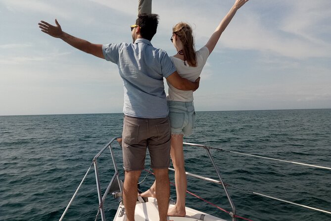 Thessaloniki: Half-Day Sailing Cruise to Shipwreck Bay - A shipwreck cruise with a proper Greek lunch